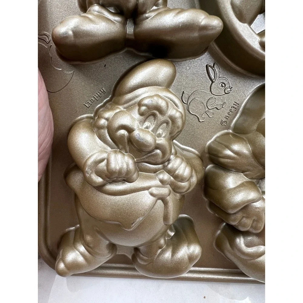 Williams Sonoma Disney Snow White Seven Dwarfs Cakelet Pan Nordic Ware New